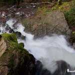 Cascade en hiver : l'eau jaillit du Val sans Retour - Brocéliande