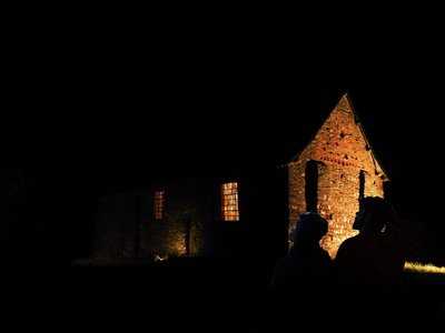 Prieuré Saint-Étienne de nuit