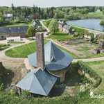 Vue des Forges de Paimpont avec la Fonderie au premier plan (2026)