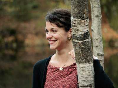 Julie, conteuse en Brocéliande