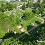 Vue aérienne du Camping le Val aux Fées