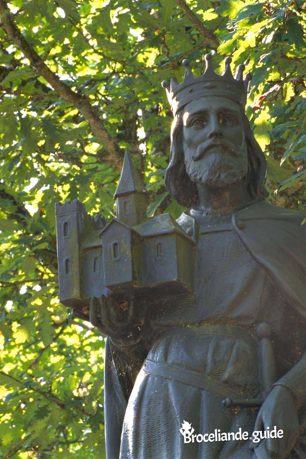 Statue du roi Judicaël (en 1994)