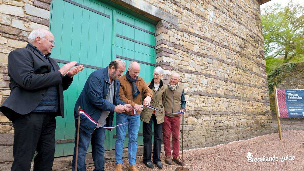 Inauguration de la Fonderie des Forges de Paimpont : On coupe le ruban !