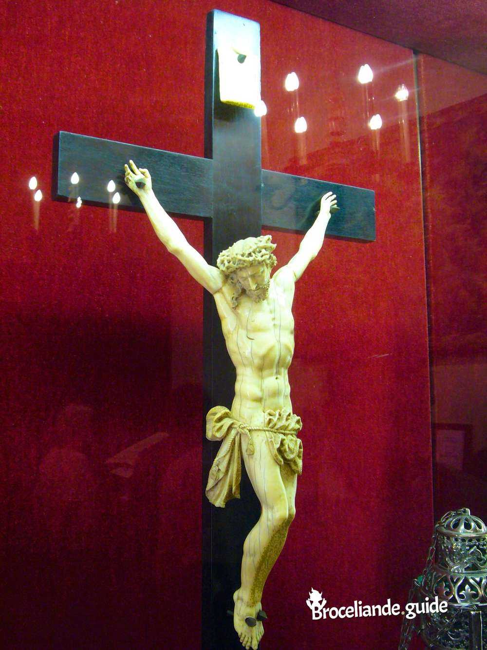 Christ en ivoire (en 2006)