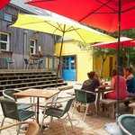 Terrasse Bar-Café-Concert / Le Champ Commun
