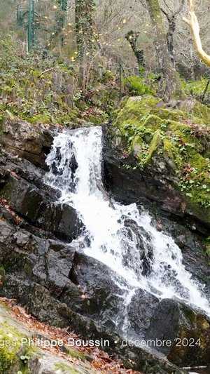 Cascade du Miroir aux fées en hiver