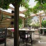 Restaurant sous la pergola - Au Café Vagabond