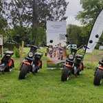 Scooters de Brocéliande à l'entrée du Camping le Val aux Fées