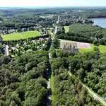 Entrée nord du bourg de Paimpont (vue drone)