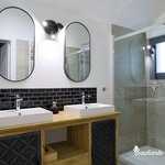 Salle d'eau au rez-de-chaussée - Maison ès Thèse