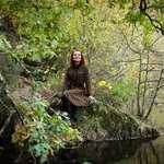 Katia Bessette, guide conteuse dans le Val sans Retour