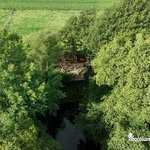 Cabanes de Brocéliande avec terrasse au bord de l'étang
