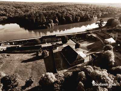 Vue aérienne des Forges de Paimpont en 2025