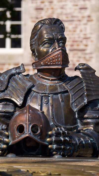 Portrait de la statue du chevalier Galaad