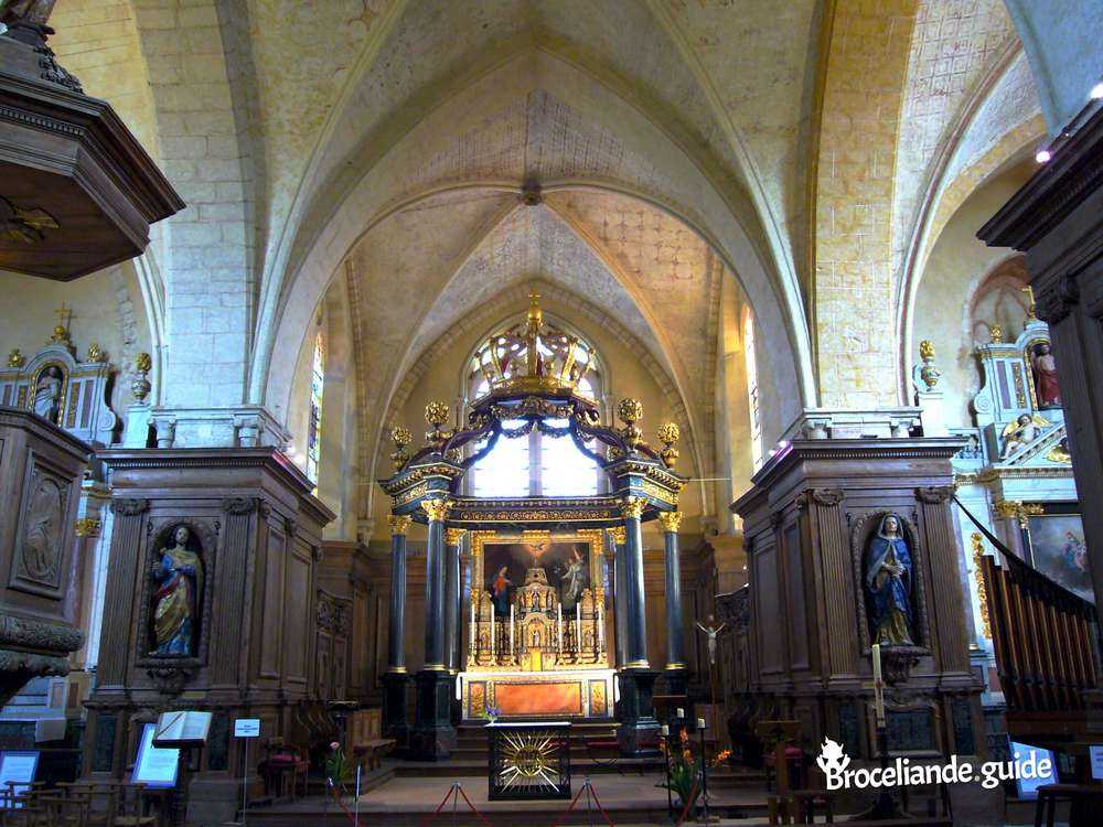 Chœur de l'abbatiale de Paimpont